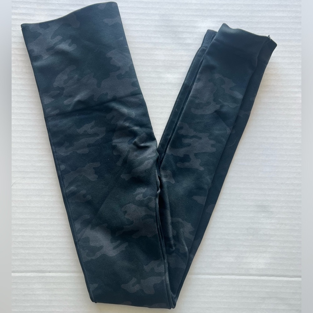 Spanx camo leggings size small